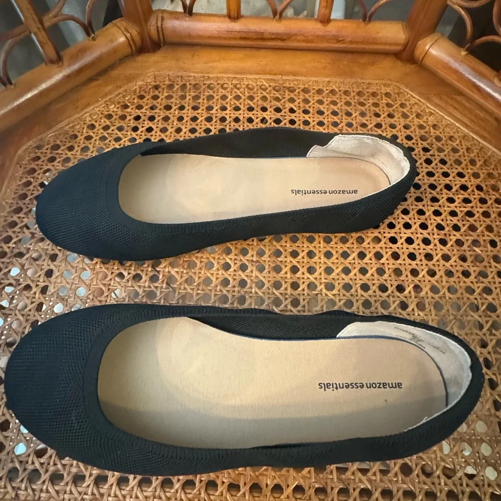 Black Women's Flats Amazon Essentials size 9 wide - Picture 3 of 6